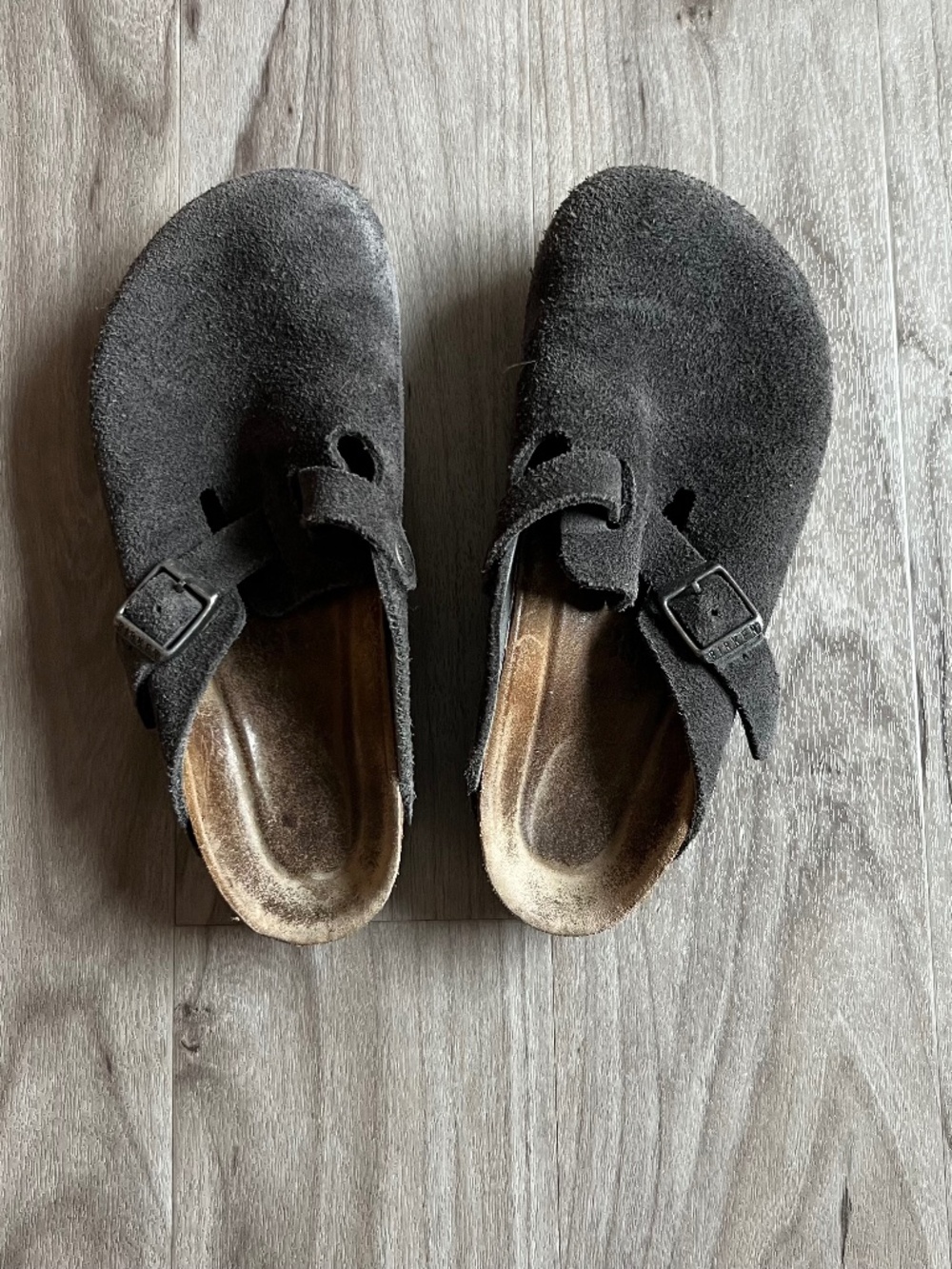 Birkenstock Boston Clogs (EUC, dark grey suede, 36)